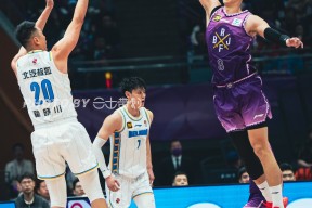 Kaiyun-北京首钢发布备战花絮；赛后绝杀压哨；欧篮联任务艰巨；轮换策略成焦点(罗斯压哨绝杀)